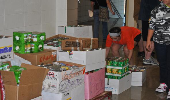 We “can” do it!: OHS gathers cans for annual drive