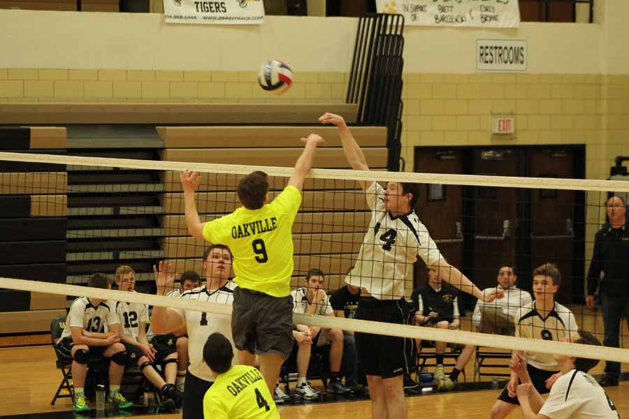 Boys Volleyball falls to defending state champ