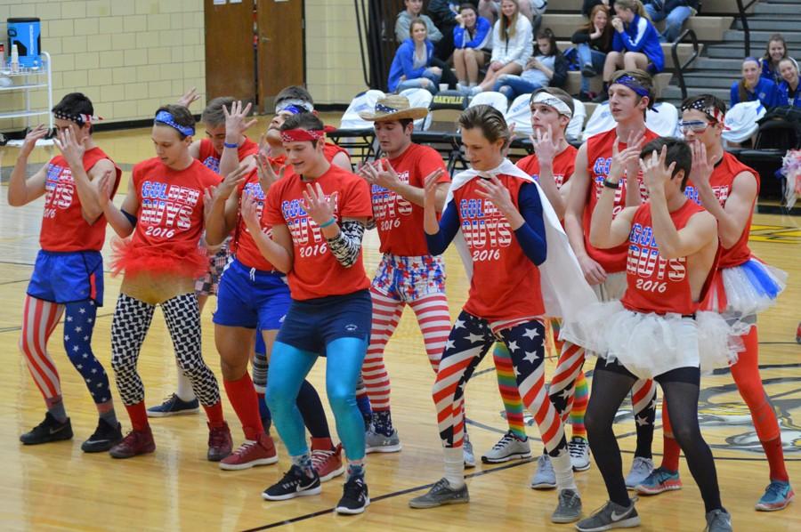 Golden Guys end spirit week with halftime performance