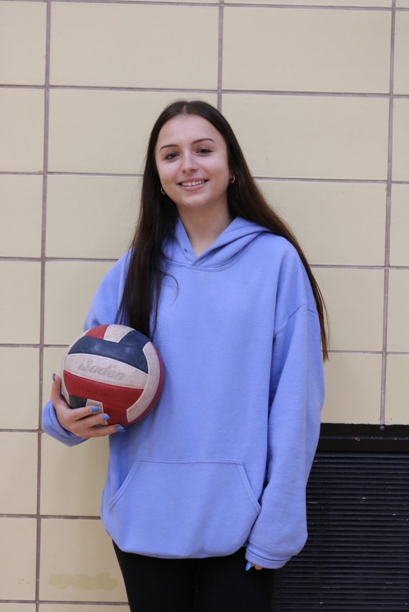 Oakville´s JV volleyball team finished with a 18-8 record, Captain Shayla Halilbasic (10) was proud of her and her teammates for this astonishing record. 